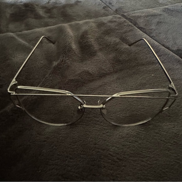 Trendy Aviator Style Clear Lenses Glasses - Picture 2 of 3